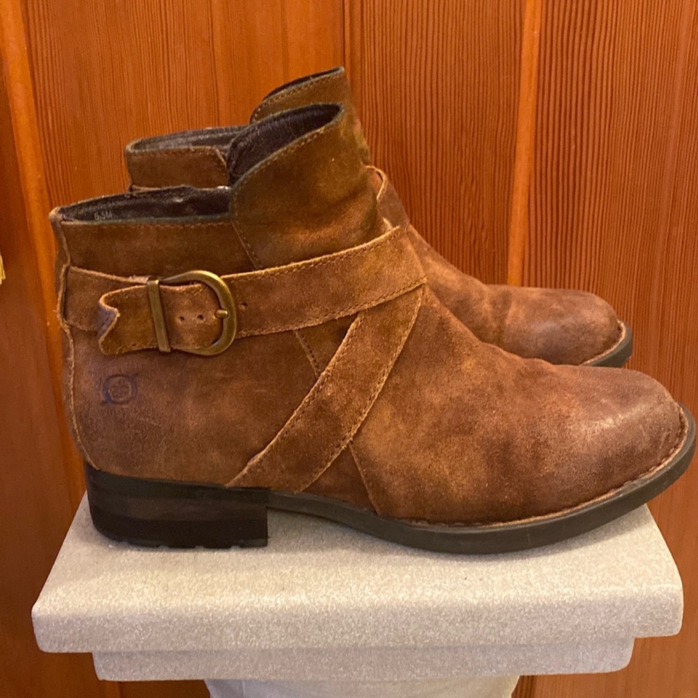 EUC Born Trinculo women’s leather ankle boot